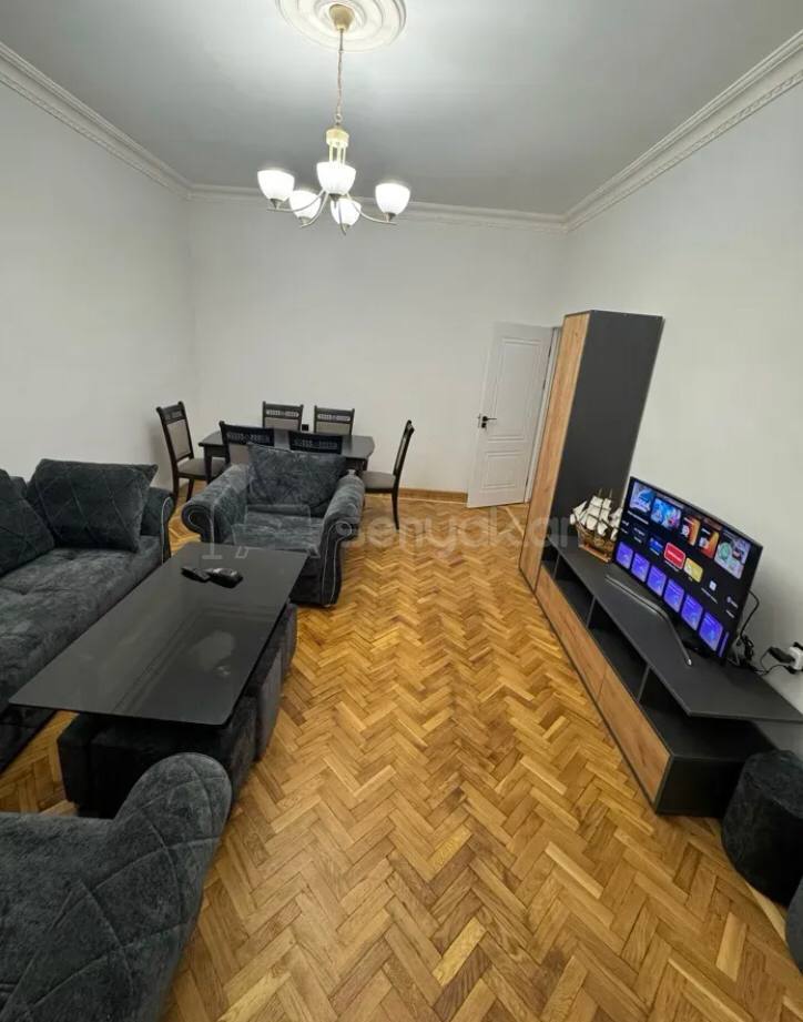 4 Սենյականոց Բնակարան Քարե Շենքում, 90քմ, 3/4 հարկ, Կոսմետիկ Վերանորոգված