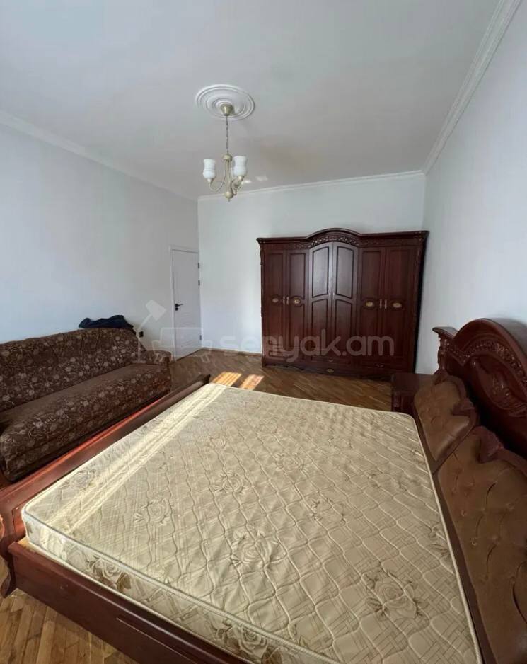 4 Սենյականոց Բնակարան Քարե Շենքում, 108քմ, 3/4 հարկ, Կոսմետիկ Վերանորոգված