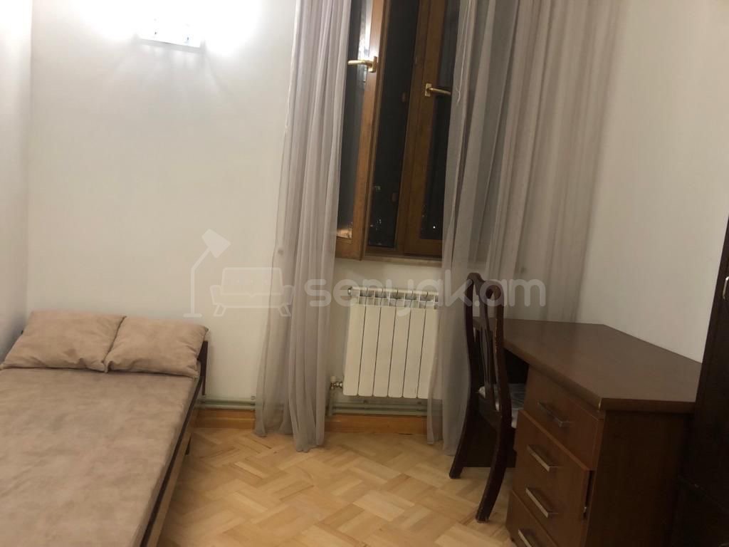 3 Սենյականոց Բնակարան Քարե Շենքում, 60քմ, 3/5 հարկ, Կապիտալ Վերանորոգված