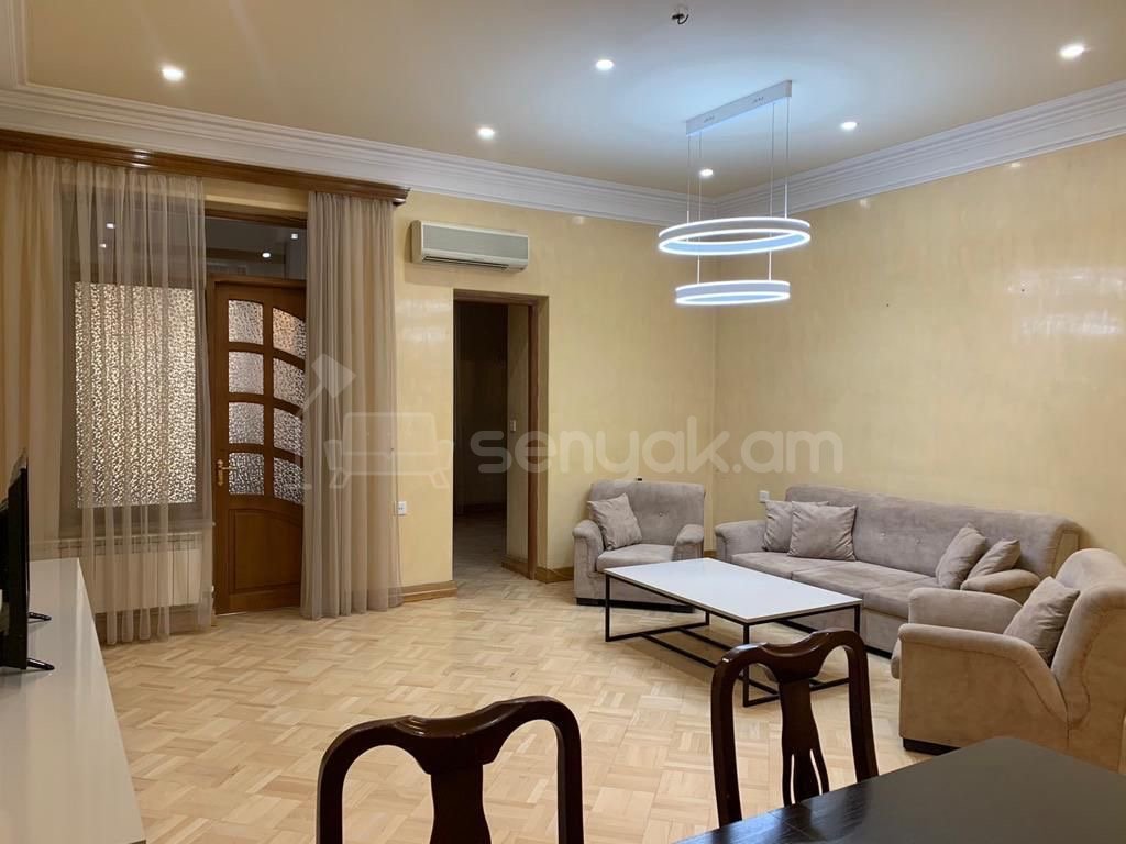 3 Սենյականոց Բնակարան Քարե Շենքում, 60քմ, 3/5 հարկ, Կապիտալ Վերանորոգված