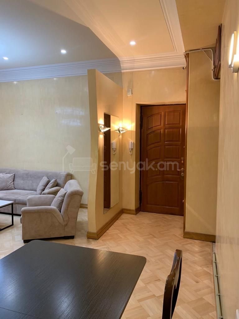 3 Սենյականոց Բնակարան Քարե Շենքում, 60քմ, 3/5 հարկ, Կապիտալ Վերանորոգված