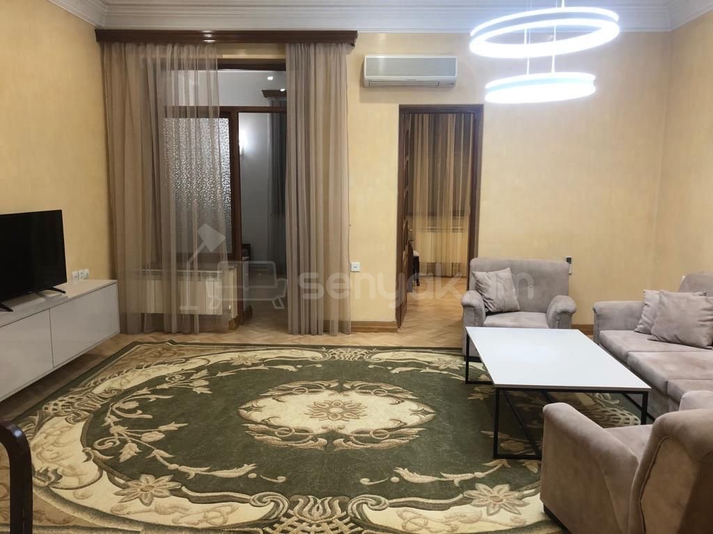 3 Սենյականոց Բնակարան Քարե Շենքում, 60քմ, 3/5 հարկ, Կապիտալ Վերանորոգված