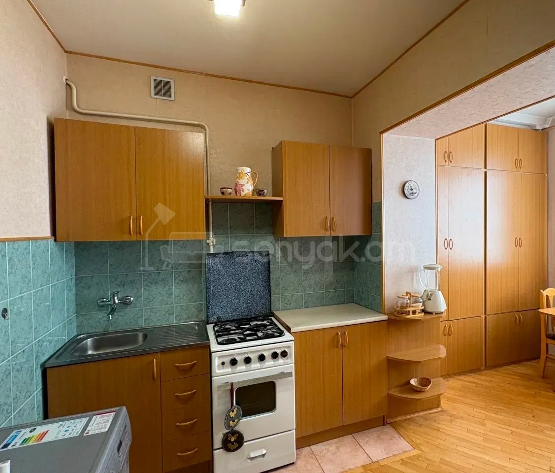 1 Սենյականոց Բնակարան Քարե Շենքում, 43քմ, 3/5 հարկ, Նորմալ Վիճակում