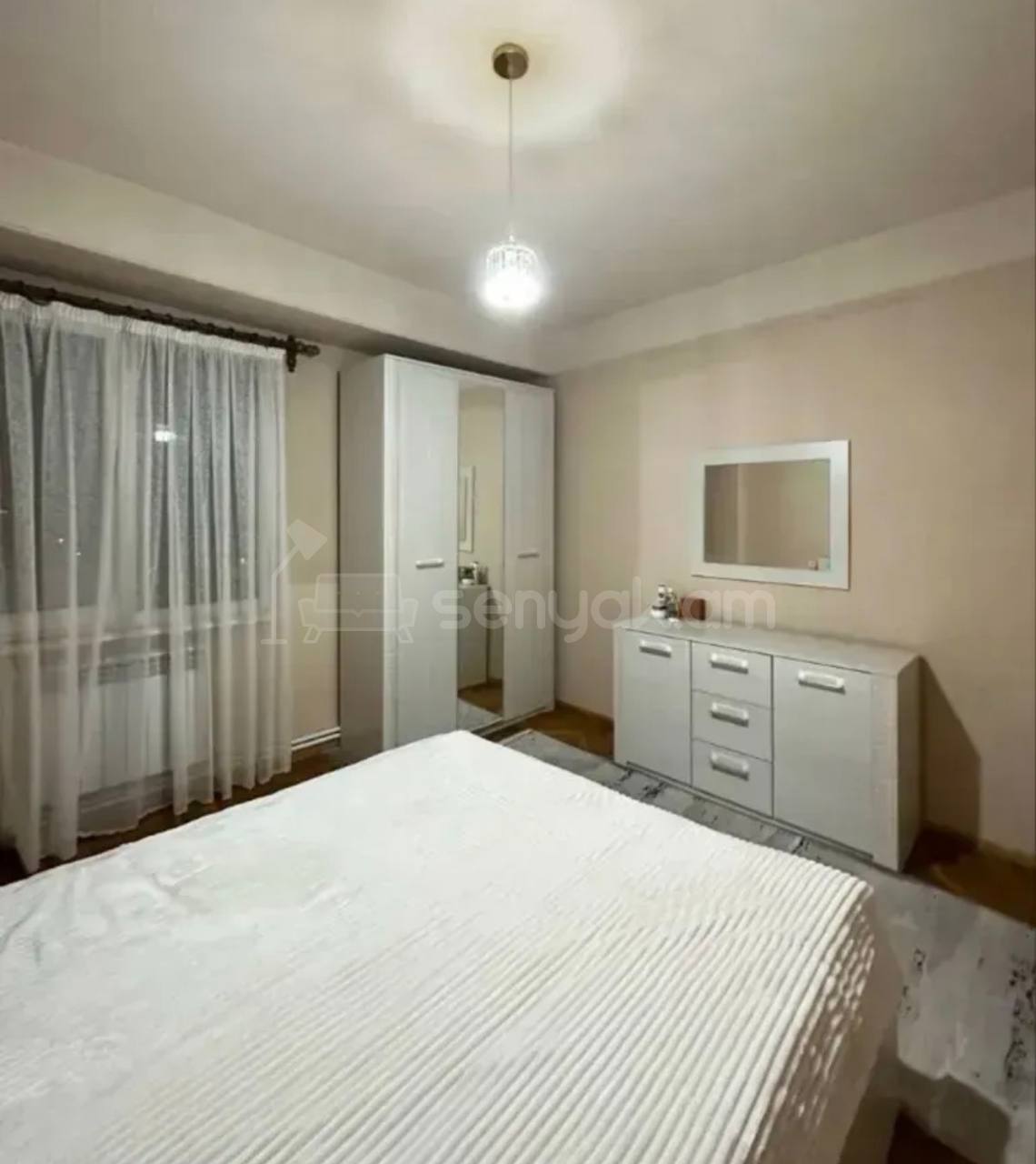 4 Սենյականոց Բնակարան, 90քմ, 6/9 հարկ, Նորմալ Վիճակում, Կահավորված, Արևկող