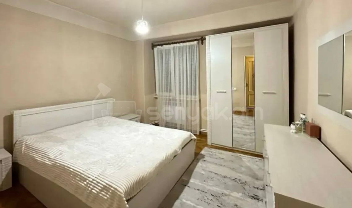 4 Սենյականոց Բնակարան, 90քմ, 6/9 հարկ, Նորմալ Վիճակում, Կահավորված, Արևկող