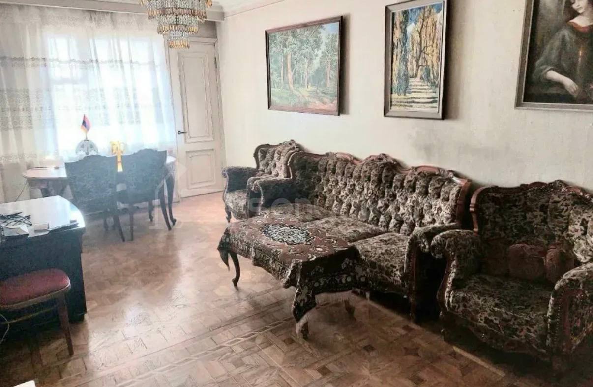 2 Սենյականոց Բնակարան, 72քմ, 3/10 հարկ, Նորմալ Վիճակում, Կահավորված, Արևկող