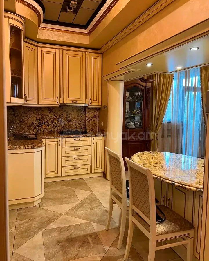 3 Սենյականոց Բնակարան Նորակառույցում, 160քմ, 10/18 հարկ, Կապիտալ Վերանորոգված, Կահավորված, Արևկող