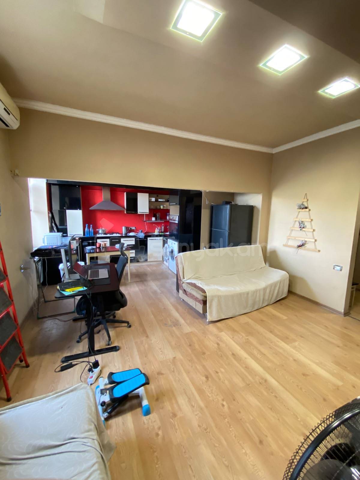 2 Սենյականոց Բնակարան Քարե Շենքում, 70քմ, 4/5 հարկ, Կապիտալ Վերանորոգված, Կահավորված