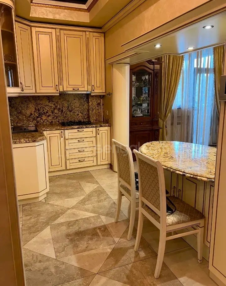 4 Սենյականոց Բնակարան Նորակառույցում, 155քմ, 10/18 հարկ, Կապիտալ Վերանորոգված