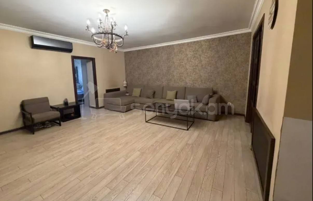 3 Սենյականոց Բնակարան Քարե Շենքում, 93քմ, 2/3 հարկ, Կապիտալ Վերանորոգված
