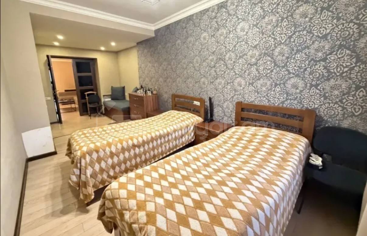 3 Սենյականոց Բնակարան Քարե Շենքում, 93քմ, 2/3 հարկ, Կապիտալ Վերանորոգված