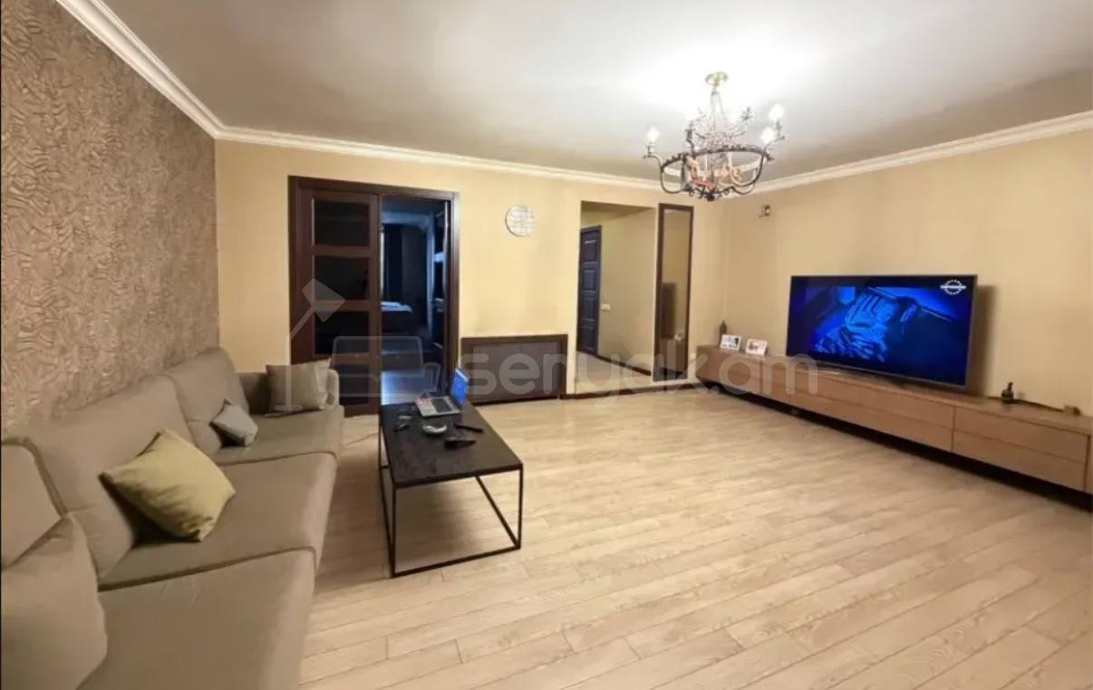 3 Սենյականոց Բնակարան Քարե Շենքում, 93քմ, 2/3 հարկ, Կապիտալ Վերանորոգված