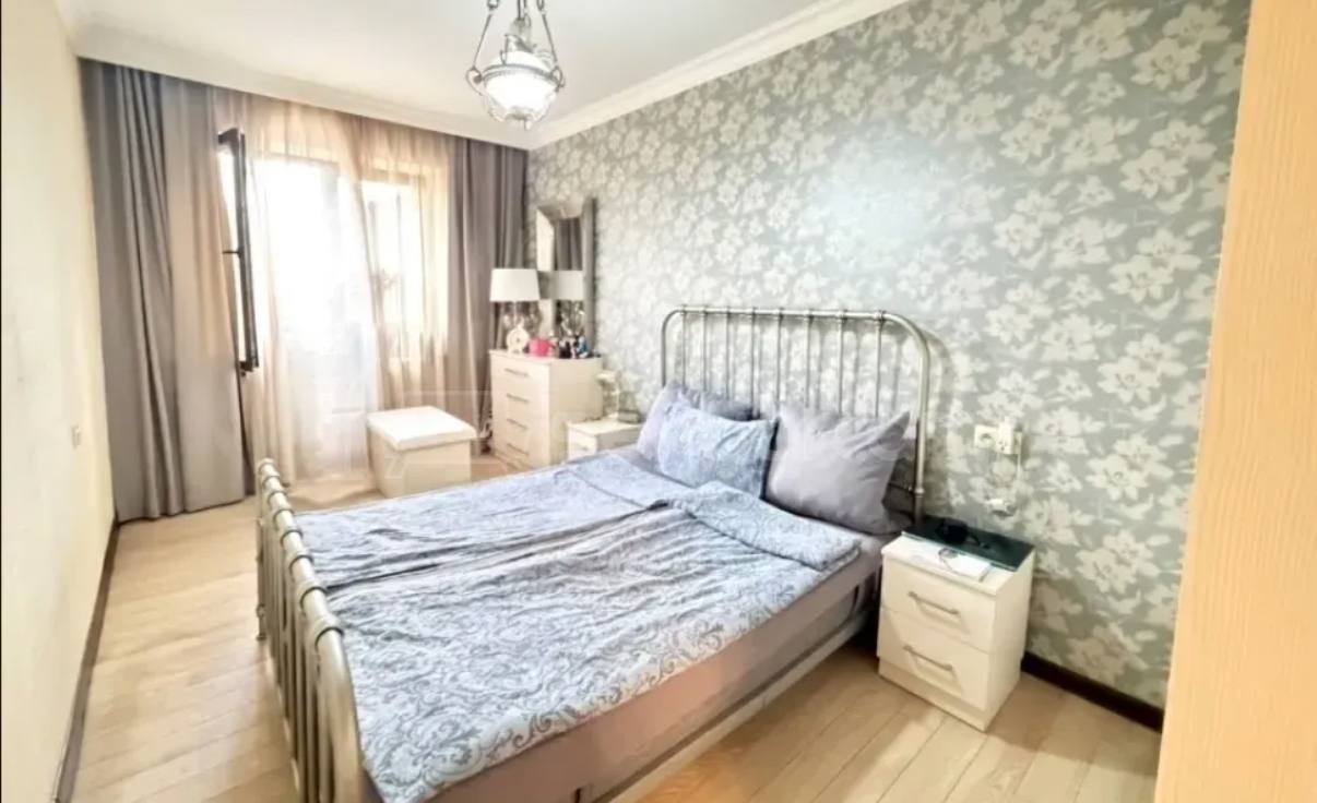 3 Սենյականոց Բնակարան Քարե Շենքում, 93քմ, 2/3 հարկ, Կապիտալ Վերանորոգված