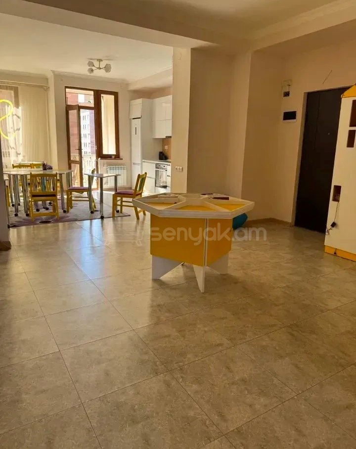 3 Սենյականոց Բնակարան Նորակառույցում, 89քմ, 5/8 հարկ, Կապիտալ Վերանորոգված