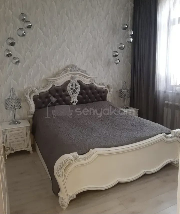 3 Սենյականոց Բնակարան Քարե Շենքում, 94քմ, 1/1 հարկ, Կապիտալ Վերանորոգված, Կահավորված