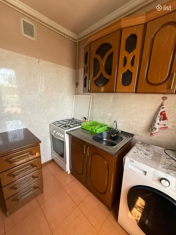 2 Սենյականոց Բնակարան Քարե Շենքում, 56քմ, 2/5 հարկ, Նորմալ Վիճակում, Կահավորված