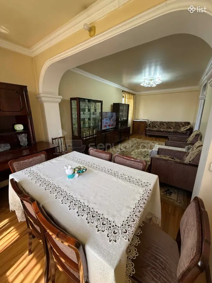2 Սենյականոց Բնակարան Քարե Շենքում, 56քմ, 2/5 հարկ, Նորմալ Վիճակում, Կահավորված