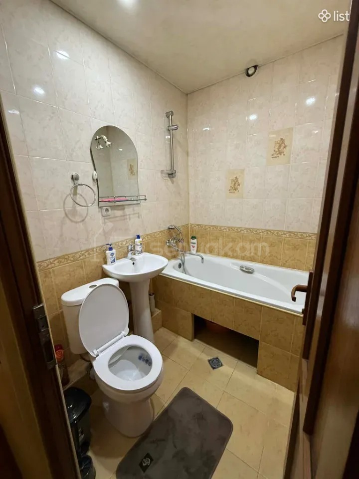 2 Սենյականոց Բնակարան Քարե Շենքում, 56քմ, 2/5 հարկ, Նորմալ Վիճակում, Կահավորված