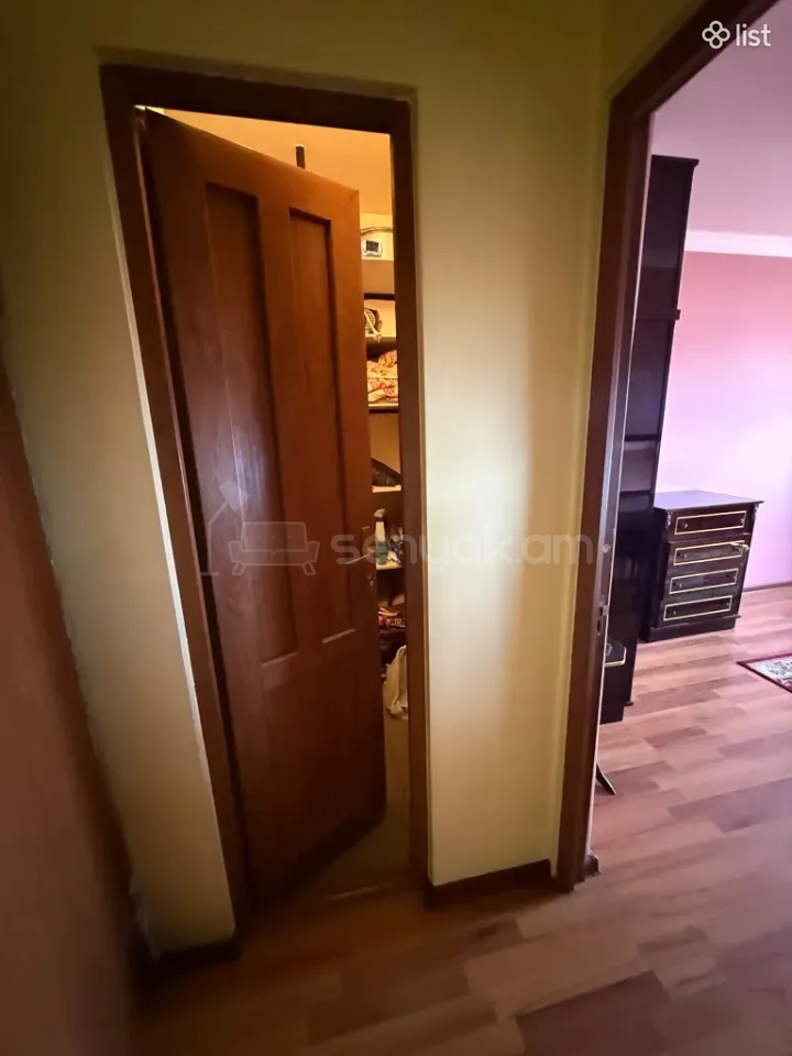 2 Սենյականոց Բնակարան Քարե Շենքում, 56քմ, 2/5 հարկ, Նորմալ Վիճակում, Կահավորված