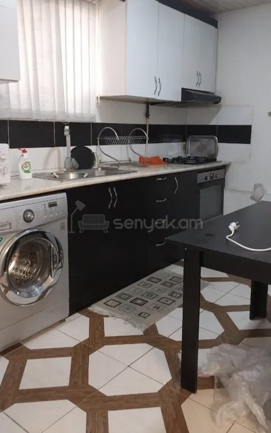 3 Սենյականոց Բնակարան Քարե Շենքում, 89քմ, 2/2 հարկ, Կապիտալ Վերանորոգված, Կահավորված