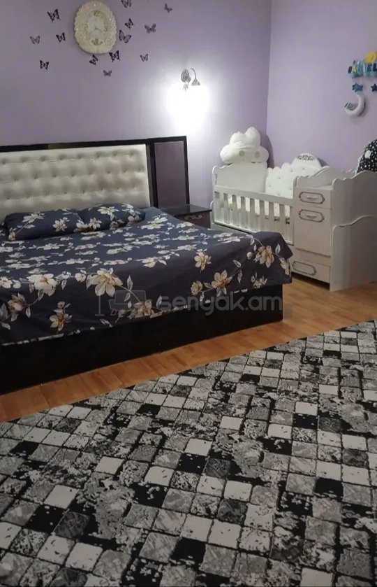 3 Սենյականոց Բնակարան Քարե Շենքում, 89քմ, 2/2 հարկ, Կապիտալ Վերանորոգված, Կահավորված