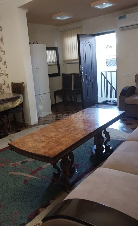 3 Սենյականոց Բնակարան Քարե Շենքում, 89քմ, 2/2 հարկ, Կապիտալ Վերանորոգված, Կահավորված