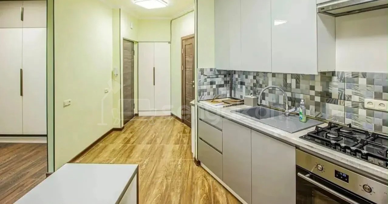 1 Սենյականոց Բնակարան Քարե Շենքում, 40քմ, 5/12 հարկ, Կապիտալ Վերանորոգված, Կահավորված