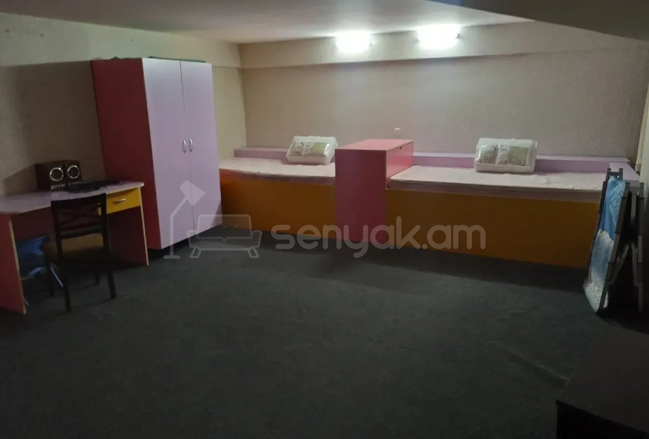 3 Սենյականոց Բնակարան Քարե Շենքում, 110քմ, 8/9 հարկ, Կապիտալ Վերանորոգված, Կահավորված