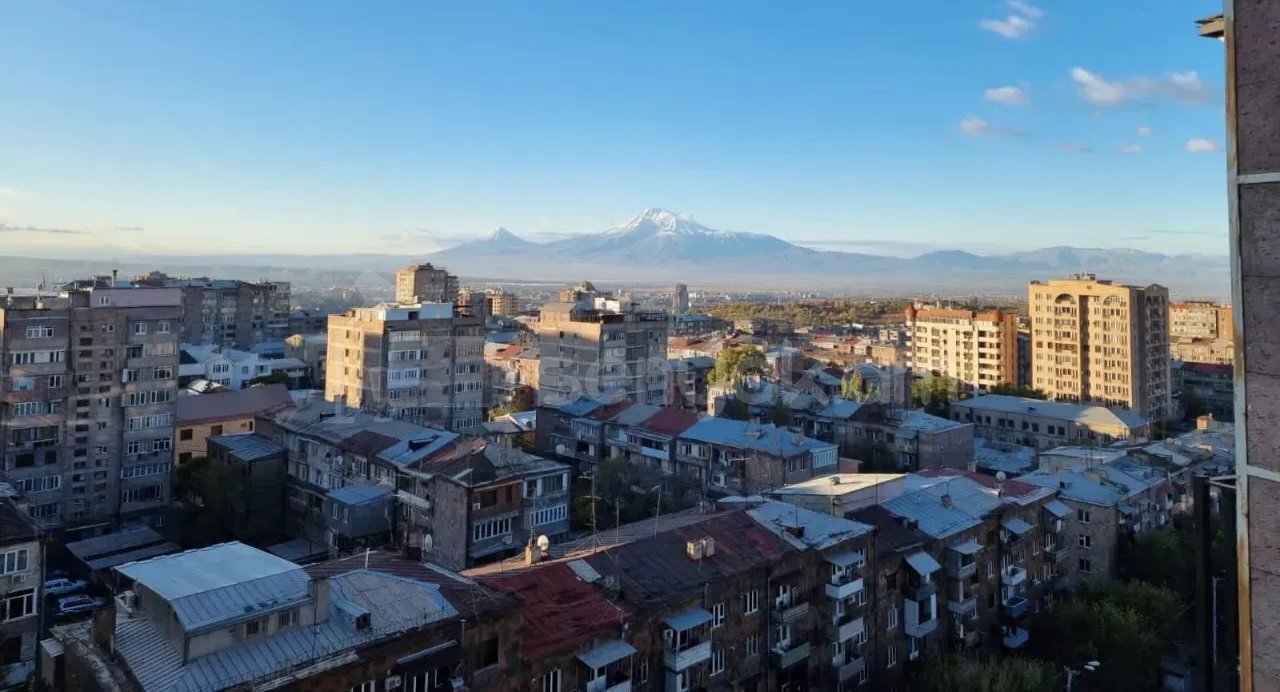 3 Սենյականոց Բնակարան Քարե Շենքում, 110քմ, 8/9 հարկ, Կապիտալ Վերանորոգված, Կահավորված