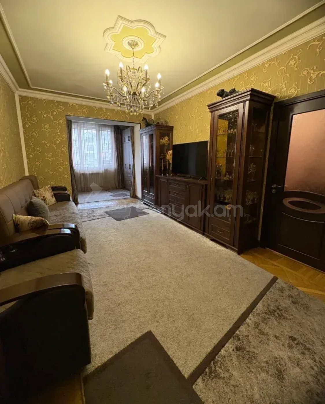 3 Սենյականոց Բնակարան Քարե Շենքում, 75քմ, 2/5 հարկ, Կապիտալ Վերանորոգված, Կահավորված