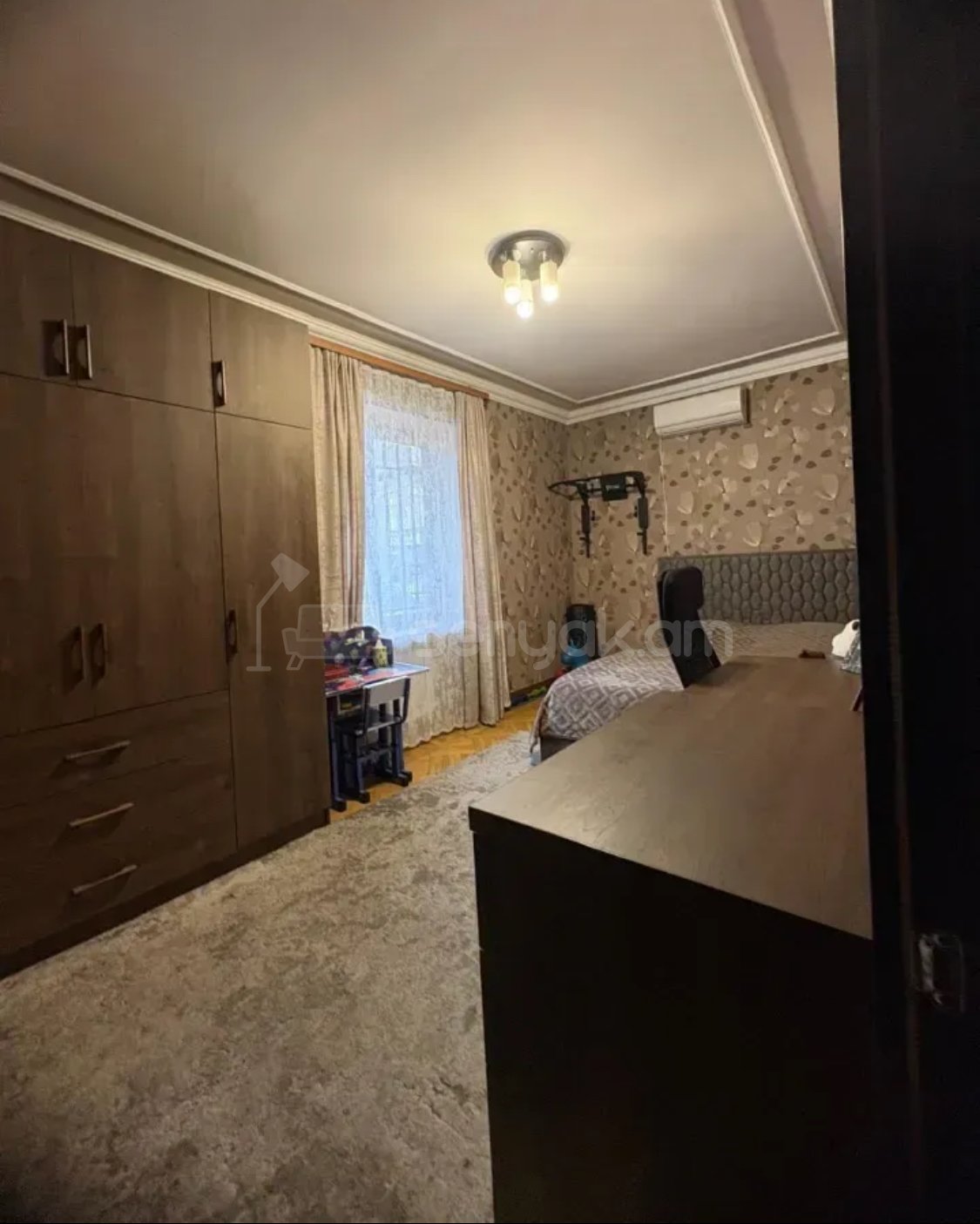 3 Սենյականոց Բնակարան Քարե Շենքում, 75քմ, 2/5 հարկ, Կապիտալ Վերանորոգված, Կահավորված