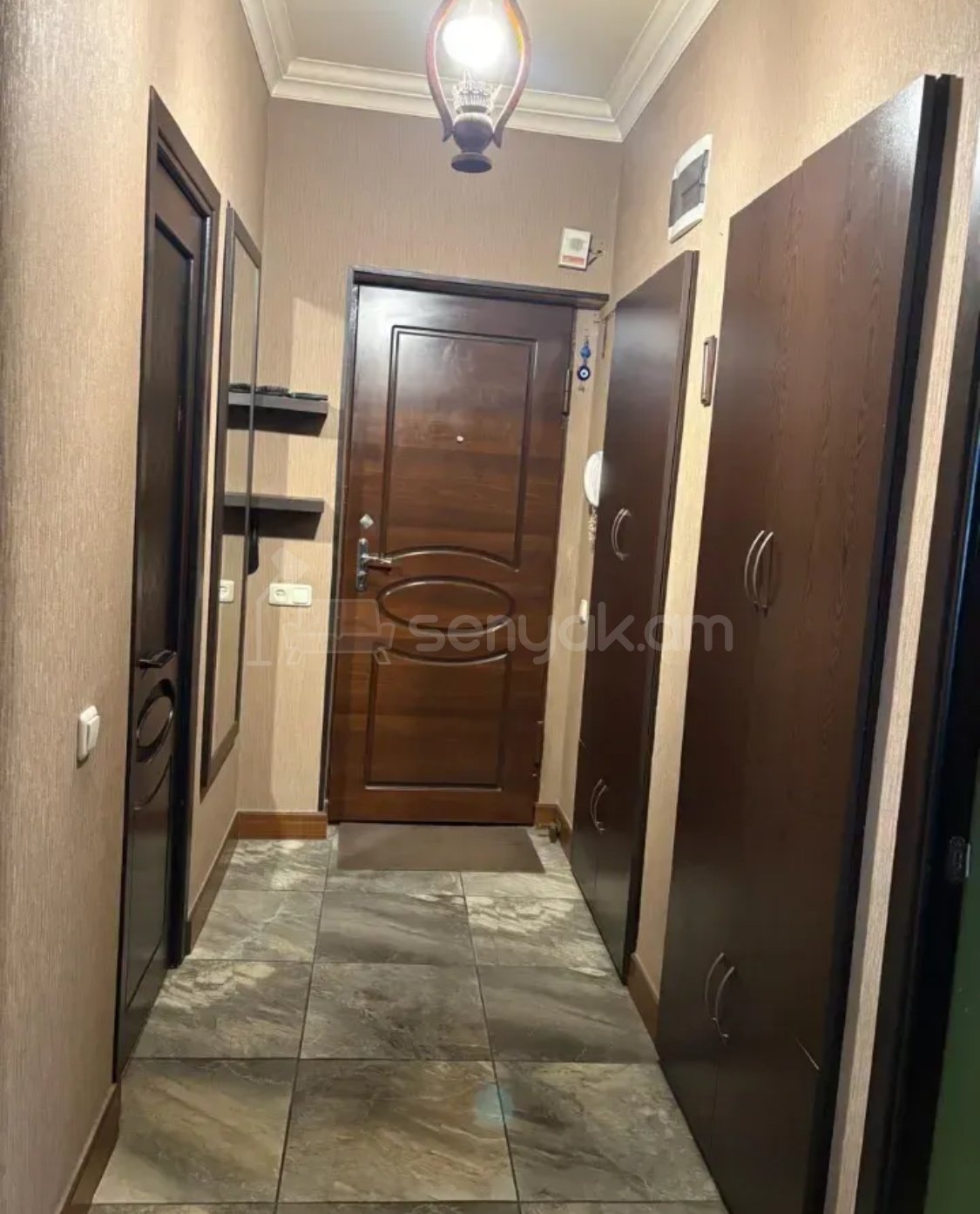 3 Սենյականոց Բնակարան Քարե Շենքում, 75քմ, 2/5 հարկ, Կապիտալ Վերանորոգված, Կահավորված