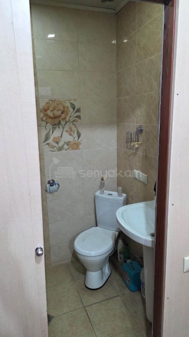 3 Սենյականոց Բնակարան Քարե Շենքում, 64քմ, 7/7 հարկ, Պետական Վիճակում