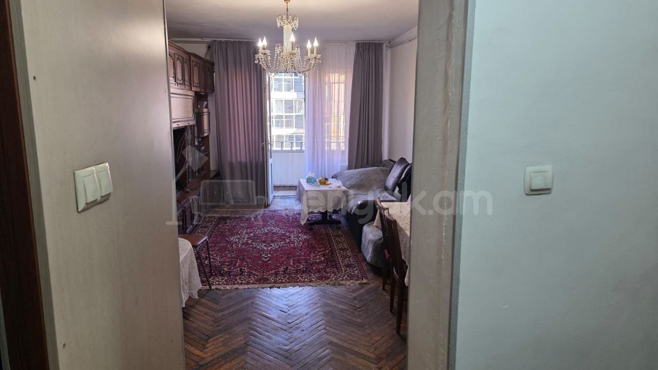 3 Սենյականոց Բնակարան Քարե Շենքում, 64քմ, 7/7 հարկ, Պետական Վիճակում