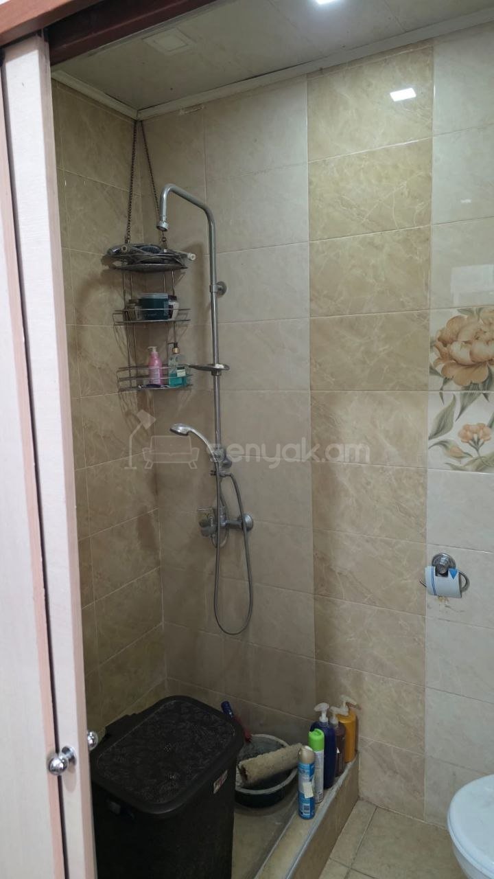 3 Սենյականոց Բնակարան Քարե Շենքում, 64քմ, 7/7 հարկ, Պետական Վիճակում