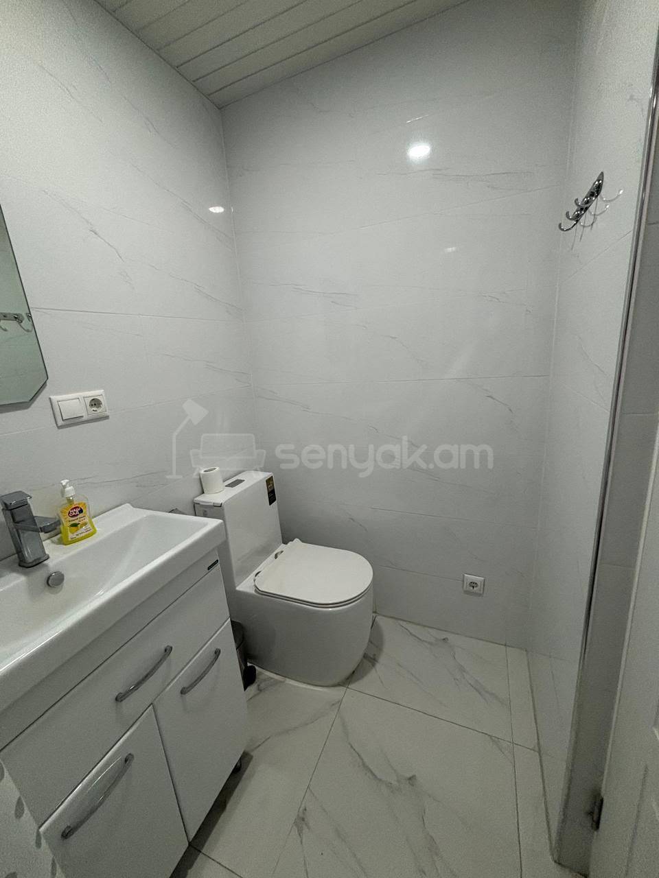 1 Սենյականոց Բնակարան Նորակառույցում, 28քմ, 5/7 հարկ, Կապիտալ Վերանորոգված