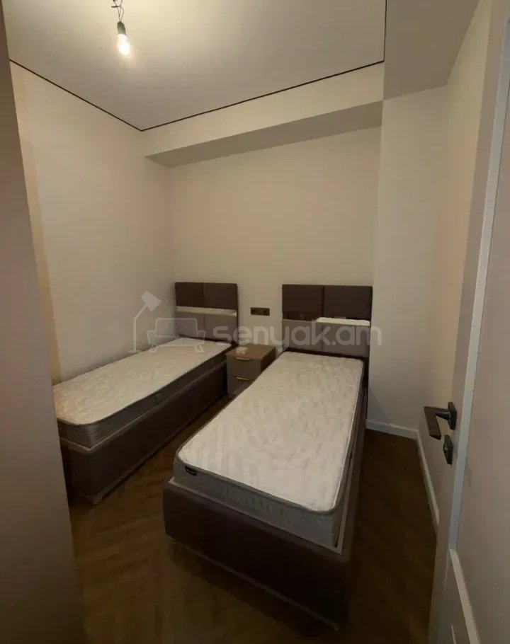 3 Սենյականոց Բնակարան Քարե Շենքում, 58քմ, 2/14 հարկ, Կապիտալ Վերանորոգված, Կահավորված
