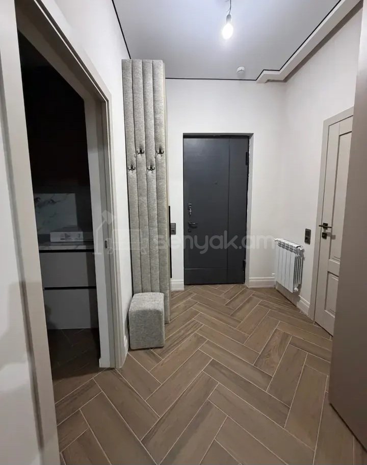 3 Սենյականոց Բնակարան Քարե Շենքում, 58քմ, 2/14 հարկ, Կապիտալ Վերանորոգված, Կահավորված