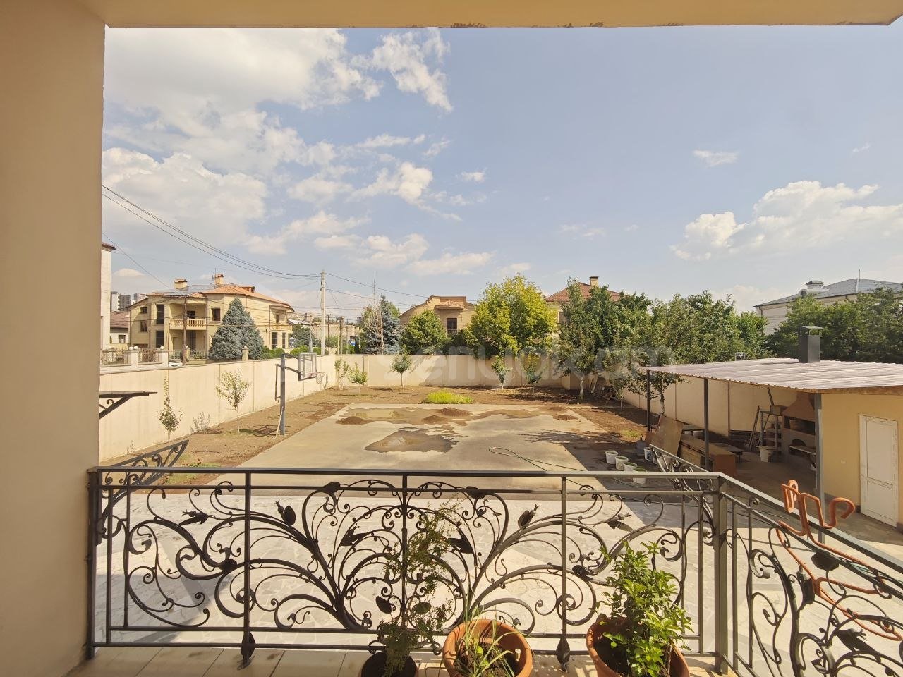 6 Սենյականոց Շքեղ Առանձնատուն, 500քմ, Ավտոտնակով