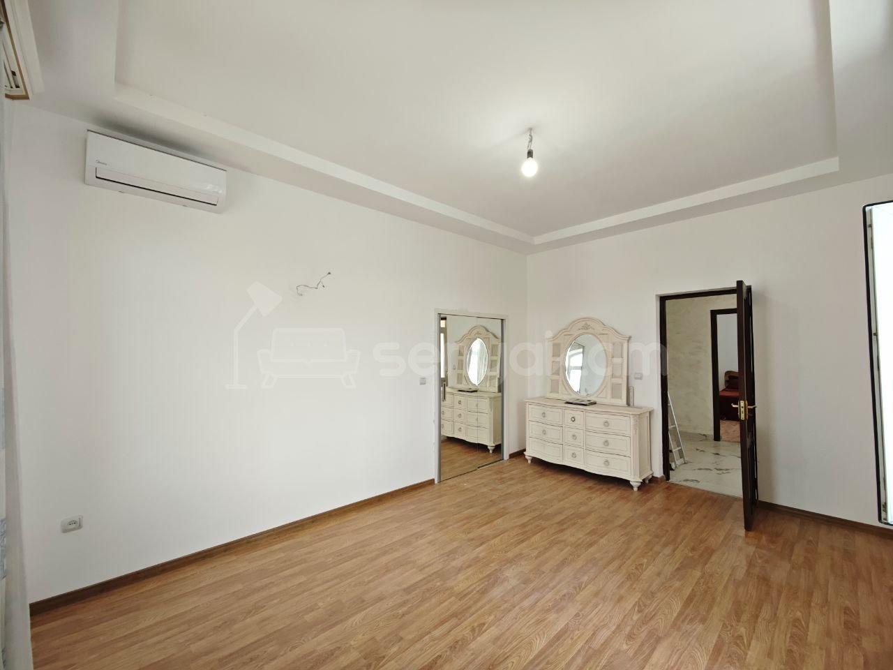 6 Սենյականոց Շքեղ Առանձնատուն, 500քմ, Ավտոտնակով