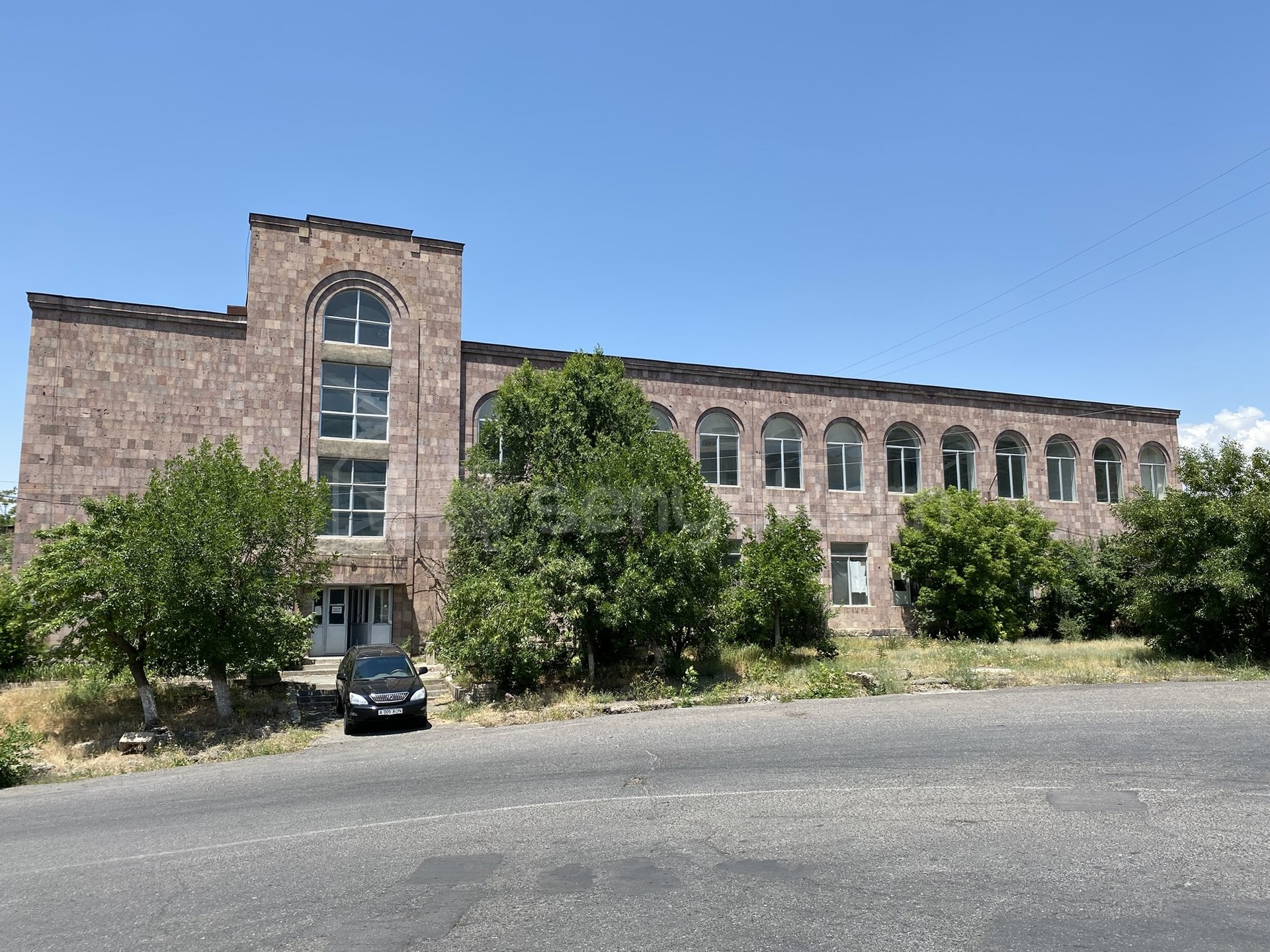Շենք-Շինություն, 1880քմ, Կապիտալ Վերանորոգված