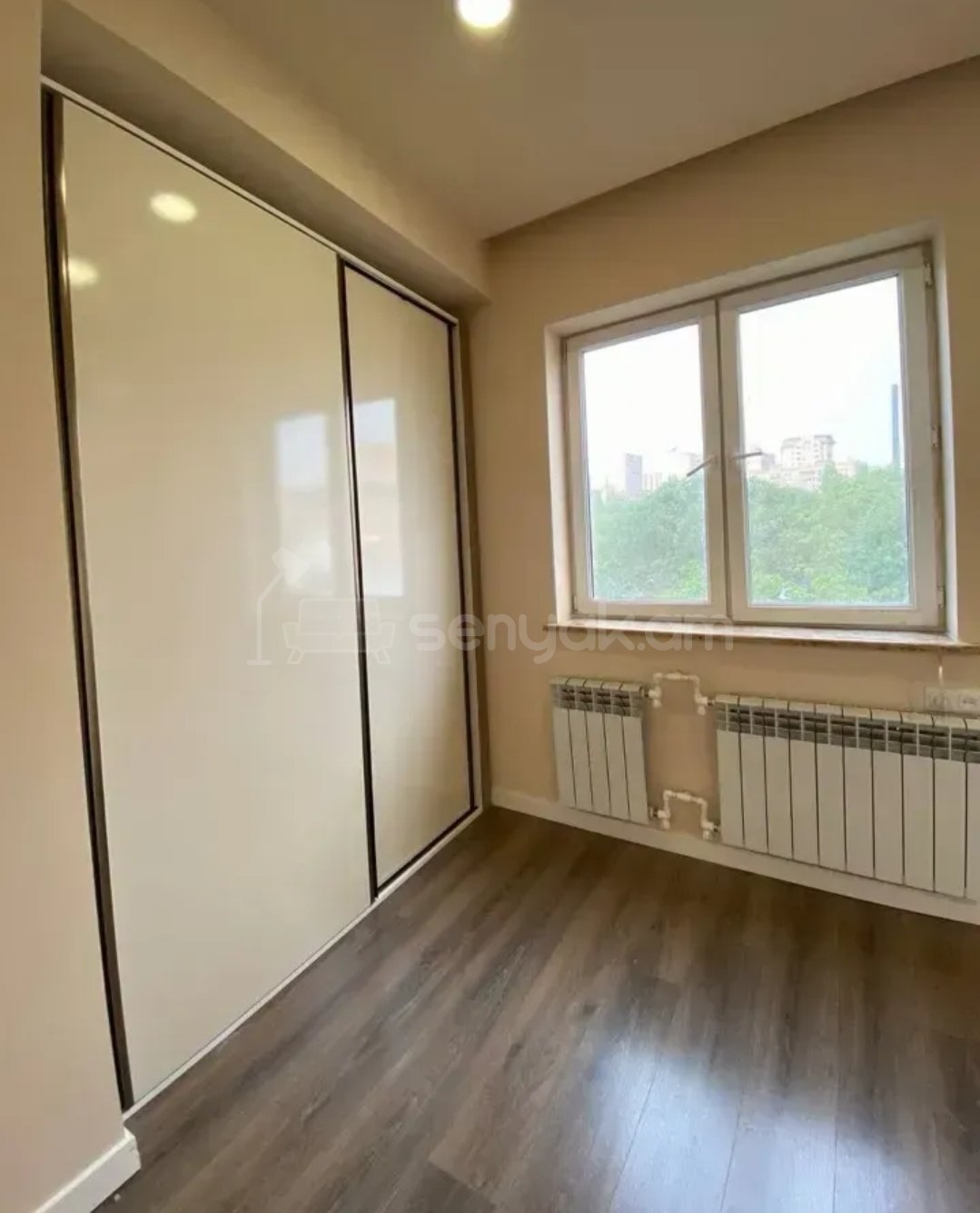 2 Սենյականոց Բնակարան Քարե Շենքում, 57քմ, 5/5 հարկ, Կապիտալ Վերանորոգված