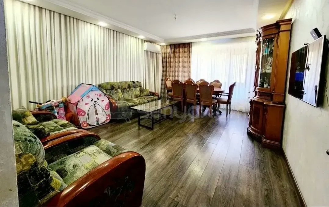 4 Սենյականոց Բնակարան Քարե Շենքում, 90քմ, 3/9 հարկ, Կապիտալ Վերանորոգված, Կահավորված