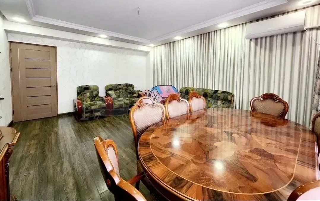 4 Սենյականոց Բնակարան Քարե Շենքում, 90քմ, 3/9 հարկ, Կապիտալ Վերանորոգված, Կահավորված