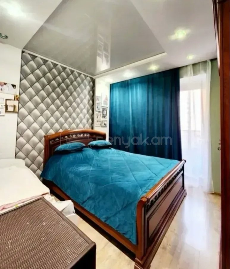 4 Սենյականոց Բնակարան Քարե Շենքում, 90քմ, 3/9 հարկ, Կապիտալ Վերանորոգված, Կահավորված