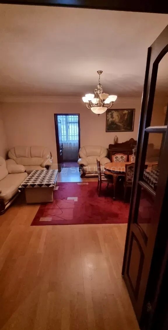 3 Սենյականոց Բնակարան Քարե Շենքում, 96քմ, 2/5 հարկ, Պետական Վիճակում