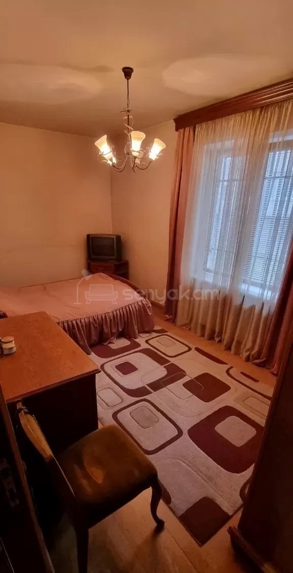 3 Սենյականոց Բնակարան Քարե Շենքում, 96քմ, 2/5 հարկ, Պետական Վիճակում