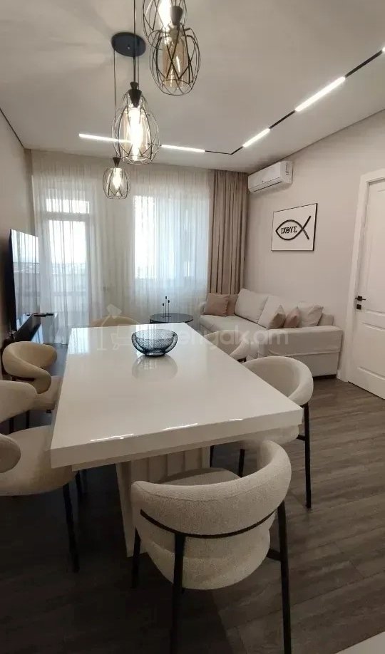 4 Սենյականոց Բնակարան Նորակառույցում, 74քմ, 8/12 հարկ, Կապիտալ Վերանորոգված