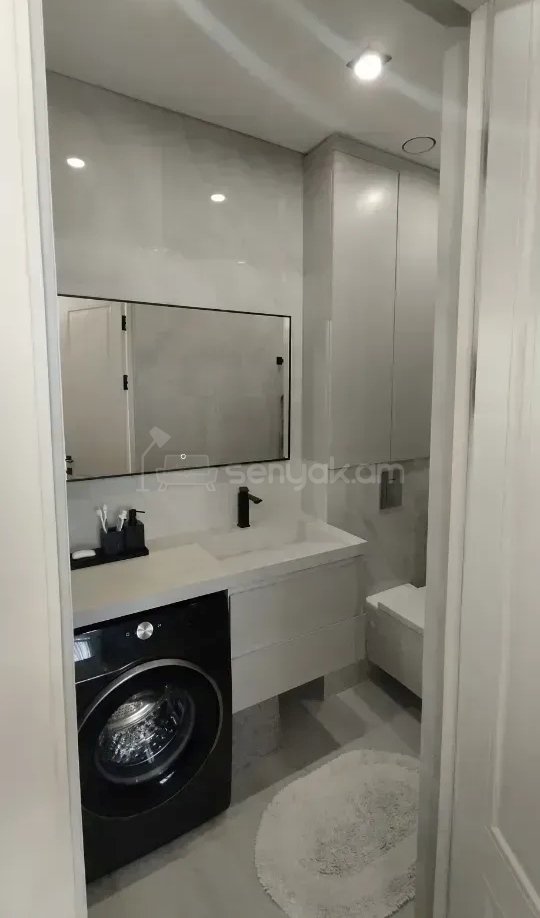 4 Սենյականոց Բնակարան Նորակառույցում, 74քմ, 8/12 հարկ, Կապիտալ Վերանորոգված