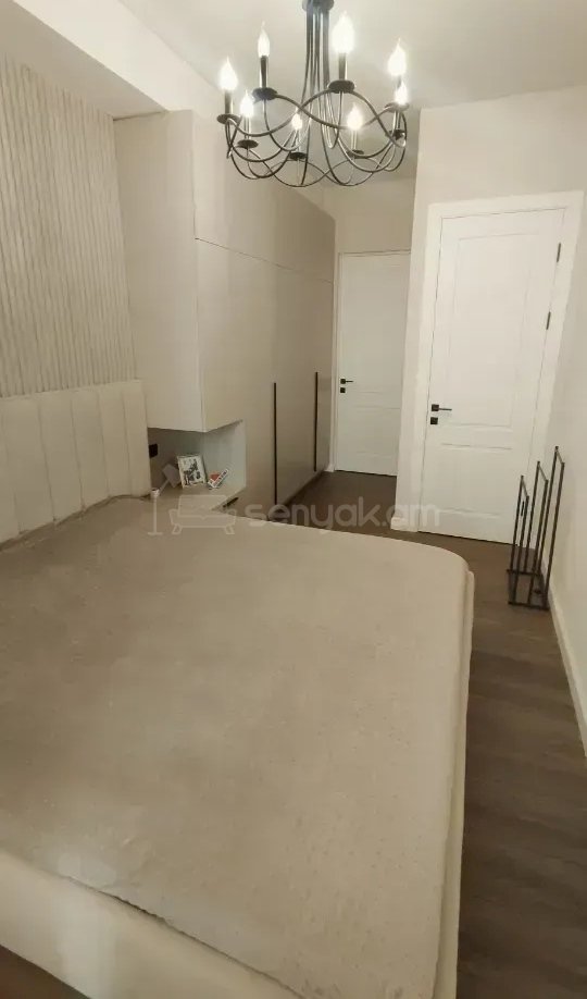 4 Սենյականոց Բնակարան Նորակառույցում, 74քմ, 8/12 հարկ, Կապիտալ Վերանորոգված